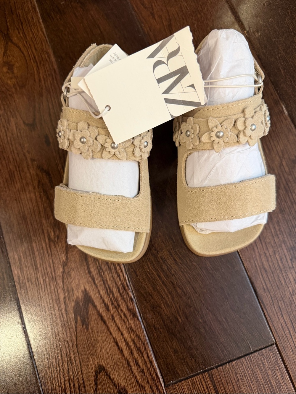 NWT Beige Floral Strap Sandals little girls size 9